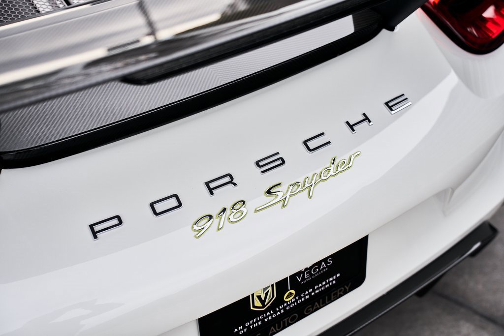 Used 2015 Porsche 918 Spyder image 21