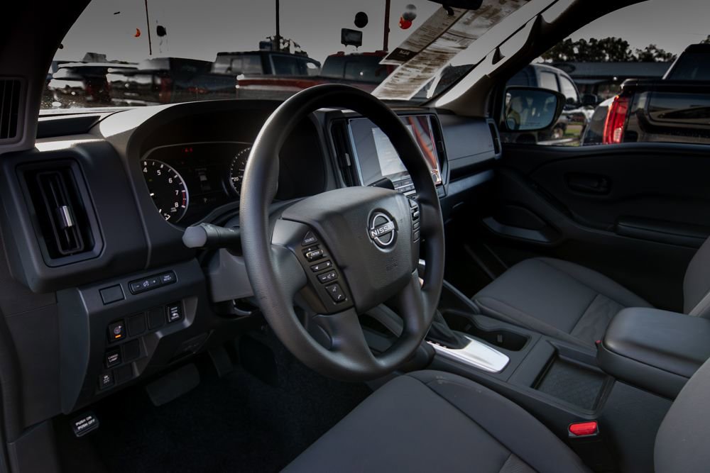 Used 2025 Nissan Frontier S w/ S Utility Package image 13