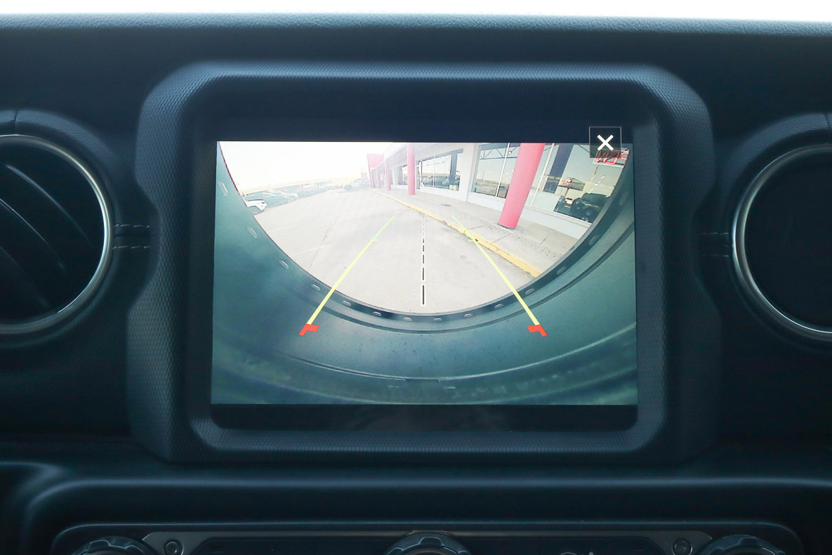 Used 2020 Jeep Wrangler Unlimited Sahara image 12