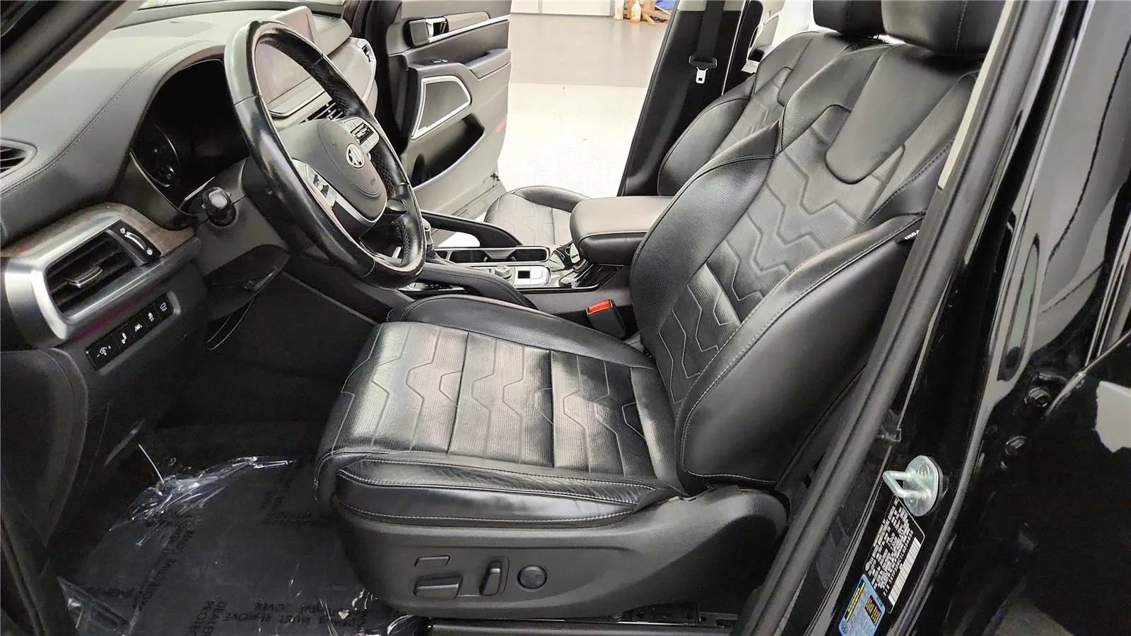 Used 2020 Kia Telluride SX w/ SX Prestige Package AWD/4WD image 23