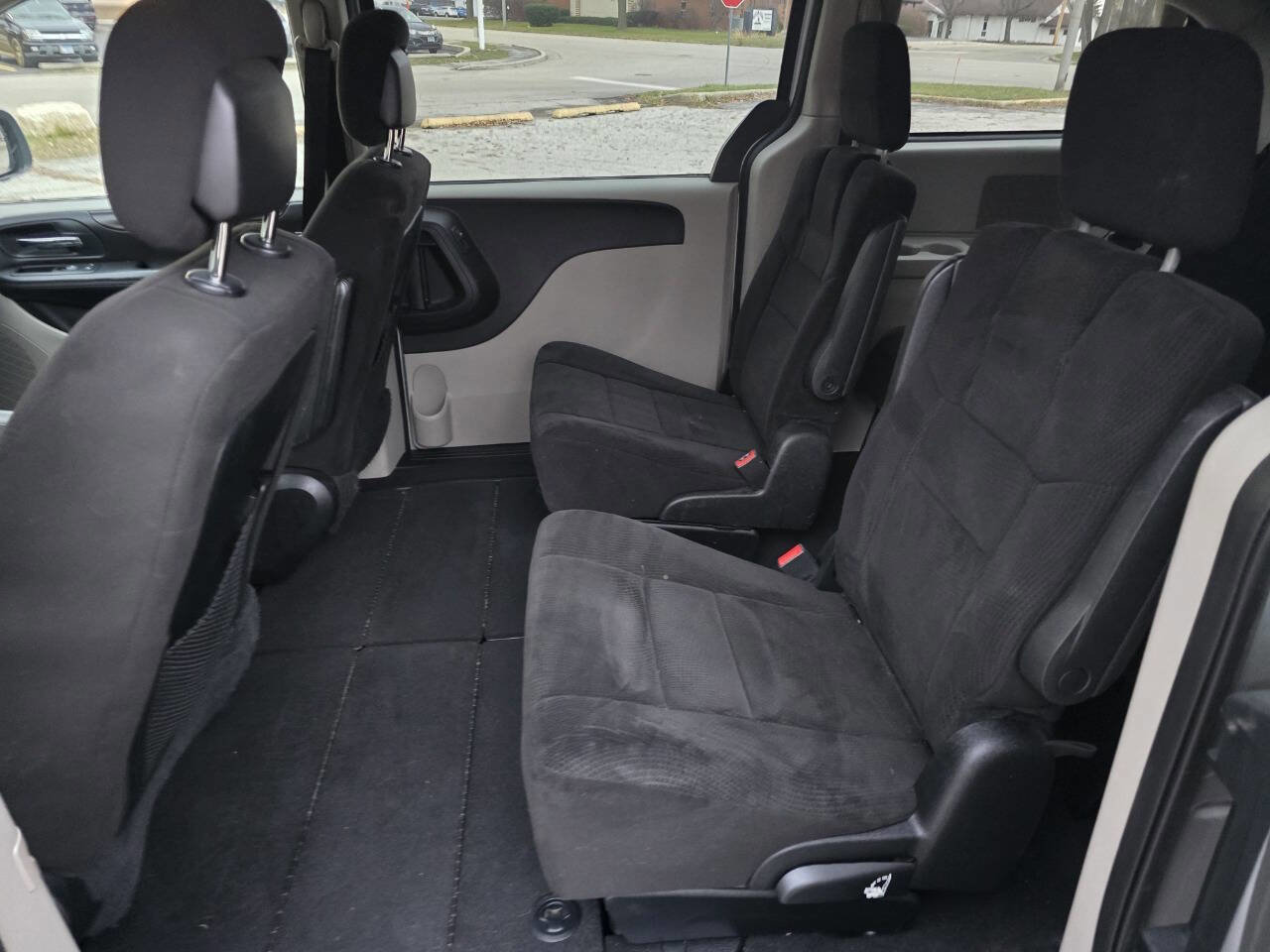 Used 2012 Dodge Grand Caravan SXT image 10