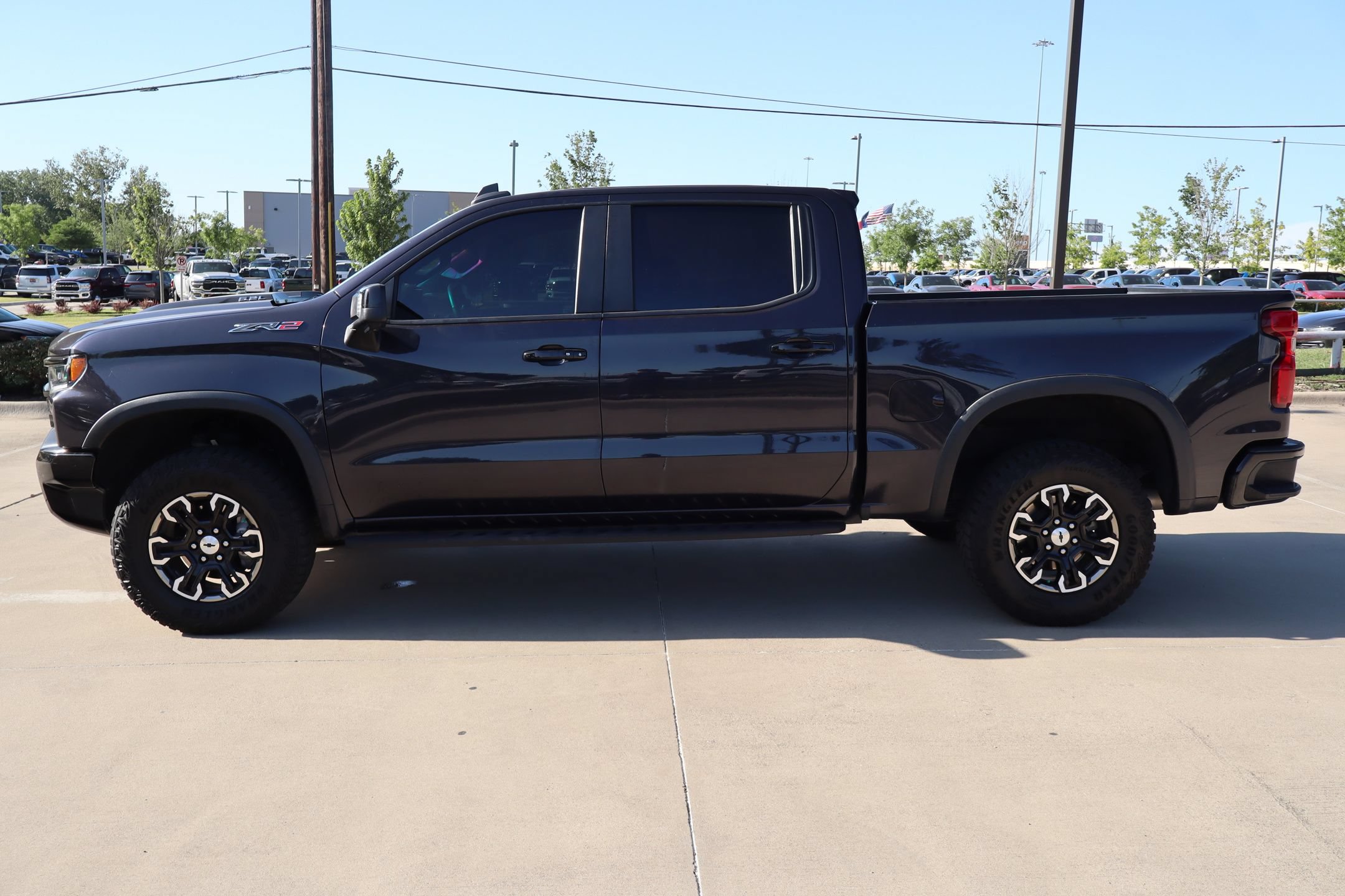 Used 2023 Chevrolet Silverado 1500 ZR2 AWD/4WD image 7