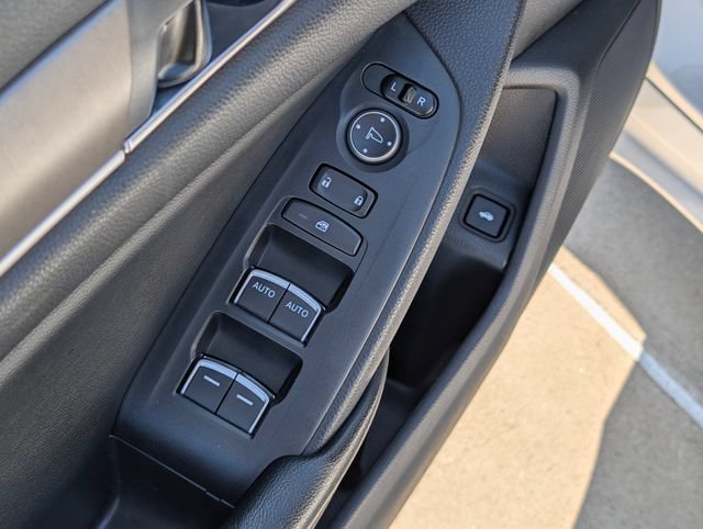 Used 2018 Honda Accord LX image 16