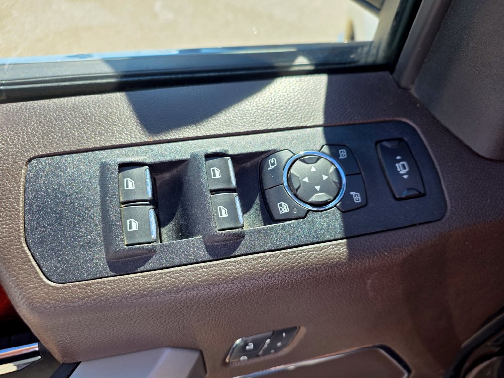 Used 2018 Ford F350 King Ranch w/ King Ranch Ultimate Package AWD/4WD image 17