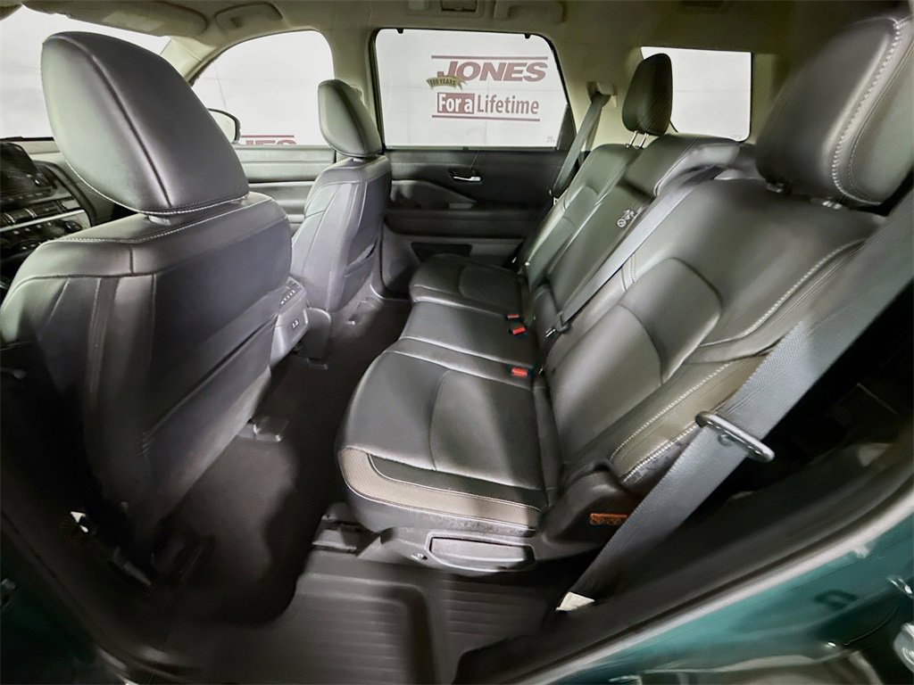 Certified 2023 Nissan Pathfinder SL w/ Black Appearance Package image 27