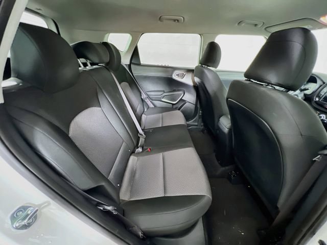 Used 2025 Kia Soul LX FWD image 36