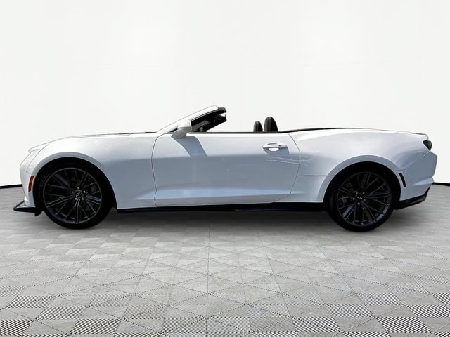 Used 2021 Chevrolet Camaro ZL1 RWD image 4