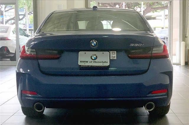 Used 2023 BMW 330i Sedan image 4