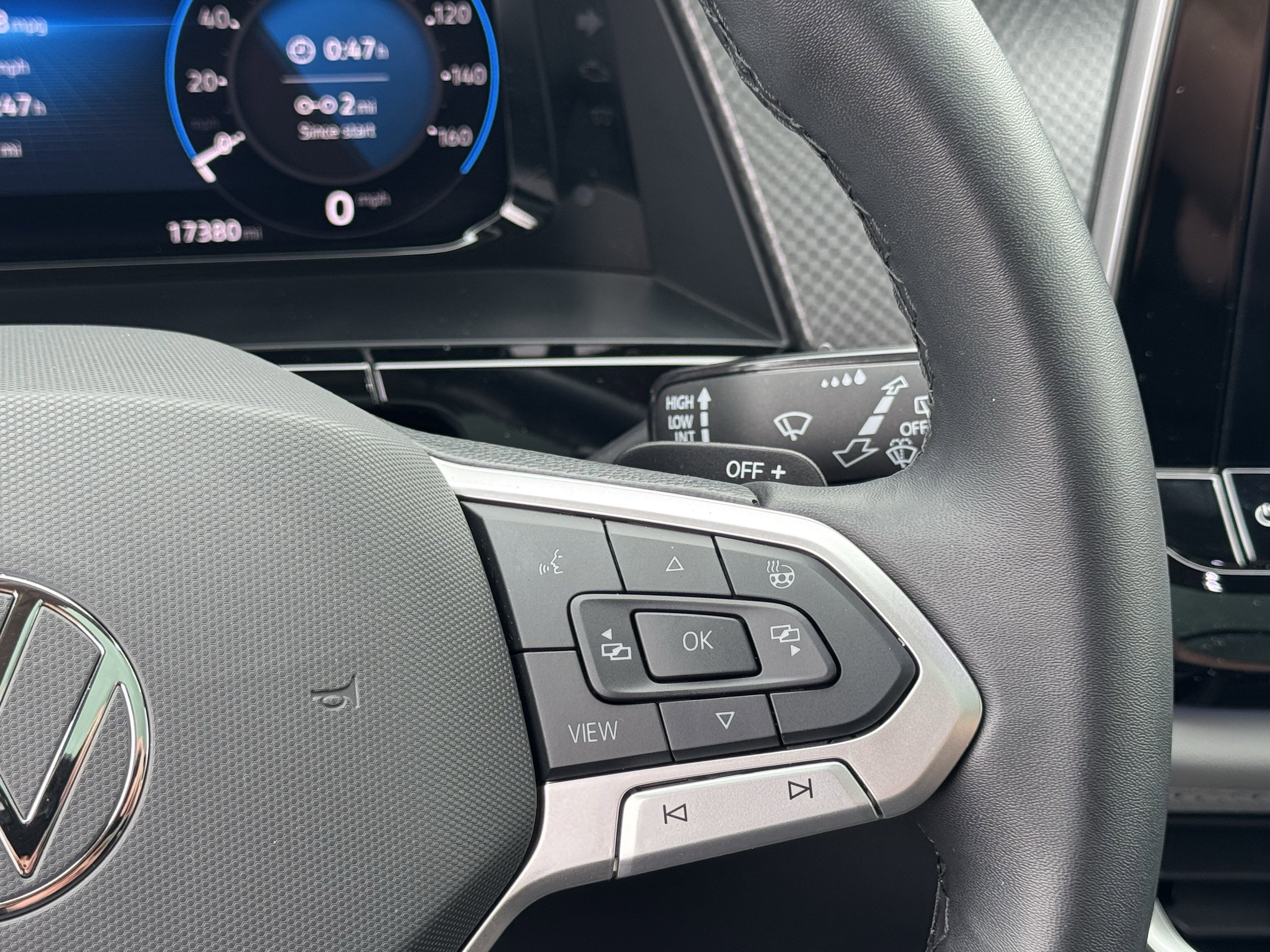 Certified 2024 Volkswagen Atlas Peak Edition SE image 22