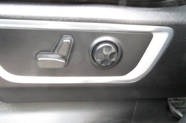 Used 2021 RAM 1500 Laramie AWD/4WD image 12