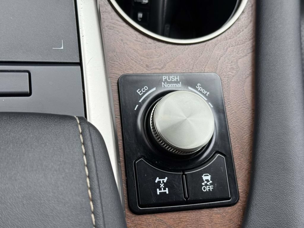 Used 2022 Lexus RX 350L Premium w/ Premium Package AWD/4WD image 23