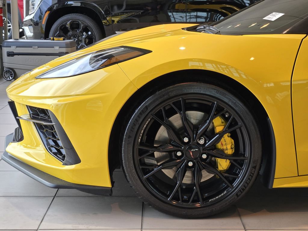 Used 2025 Chevrolet Corvette Stingray Preferred Cpe w/ Z51 Performance Package RWD image 9