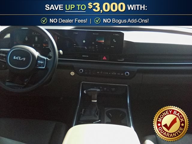 Used 2025 Kia Carnival EX FWD image 17