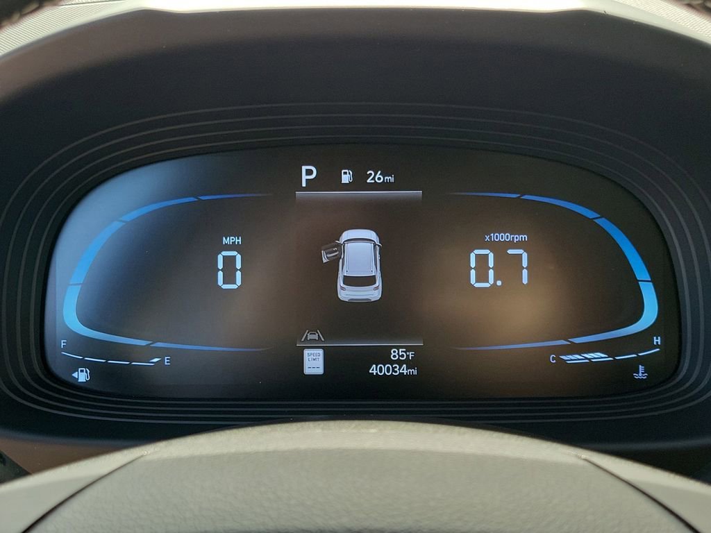 Used 2023 Hyundai Venue Limited FWD image 21