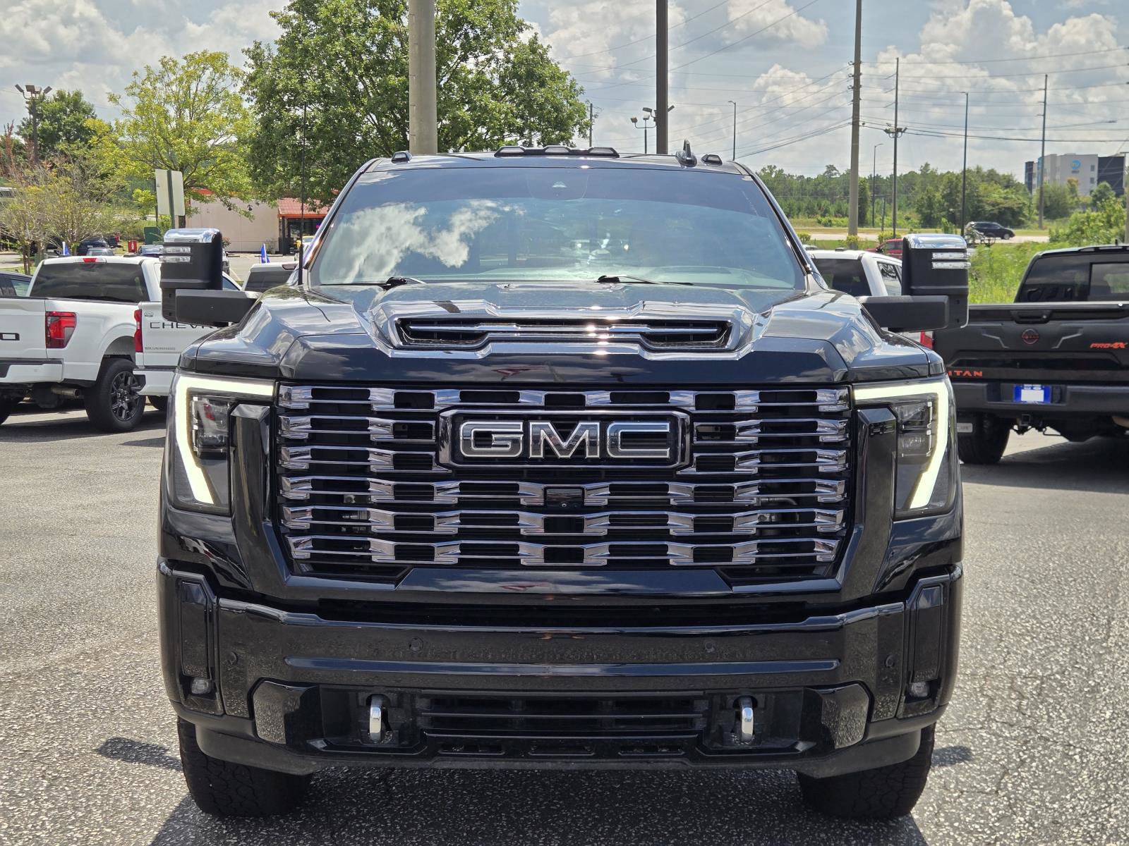 Used 2026 GMC Sierra 2500 Denali Ultimate AWD/4WD image 2