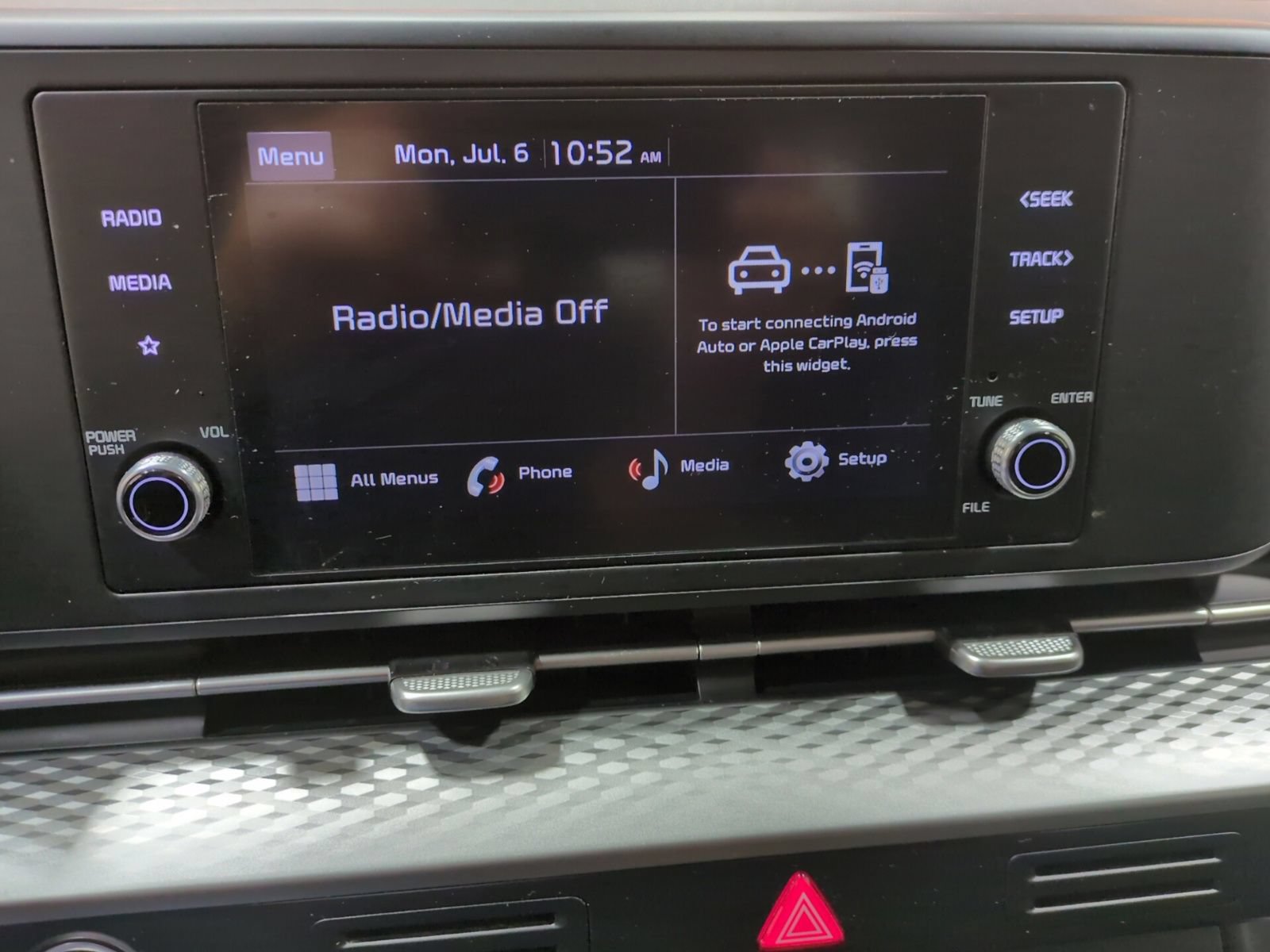 Certified 2024 Kia Carnival LX FWD image 24