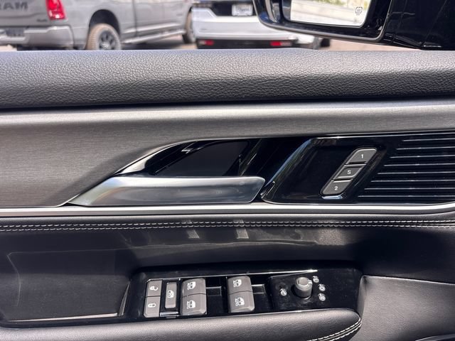 New 2026 Jeep Grand Wagoneer Limited AWD/4WD image 17