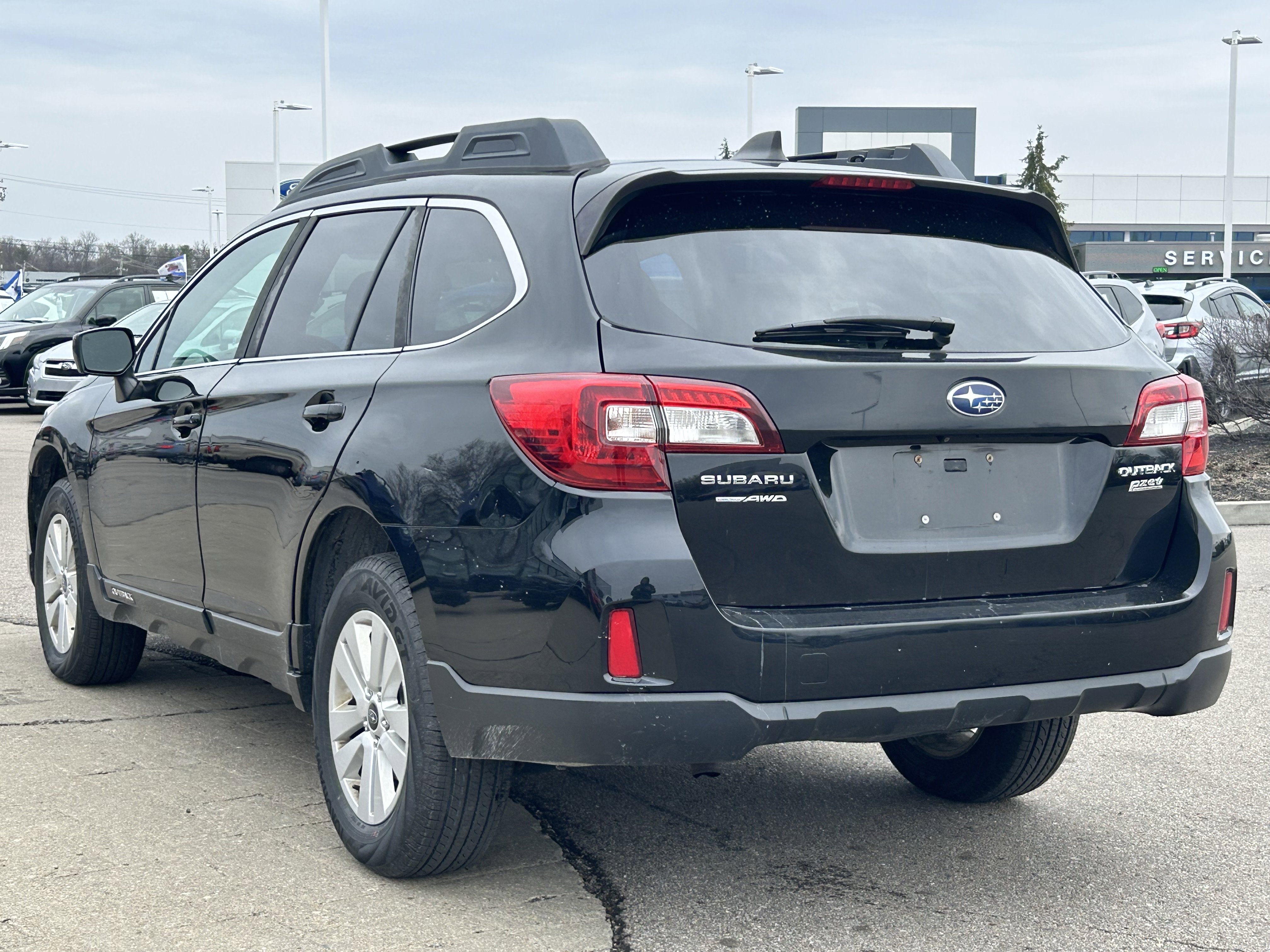 Used 2017 Subaru Outback 2.5i Premium image 5