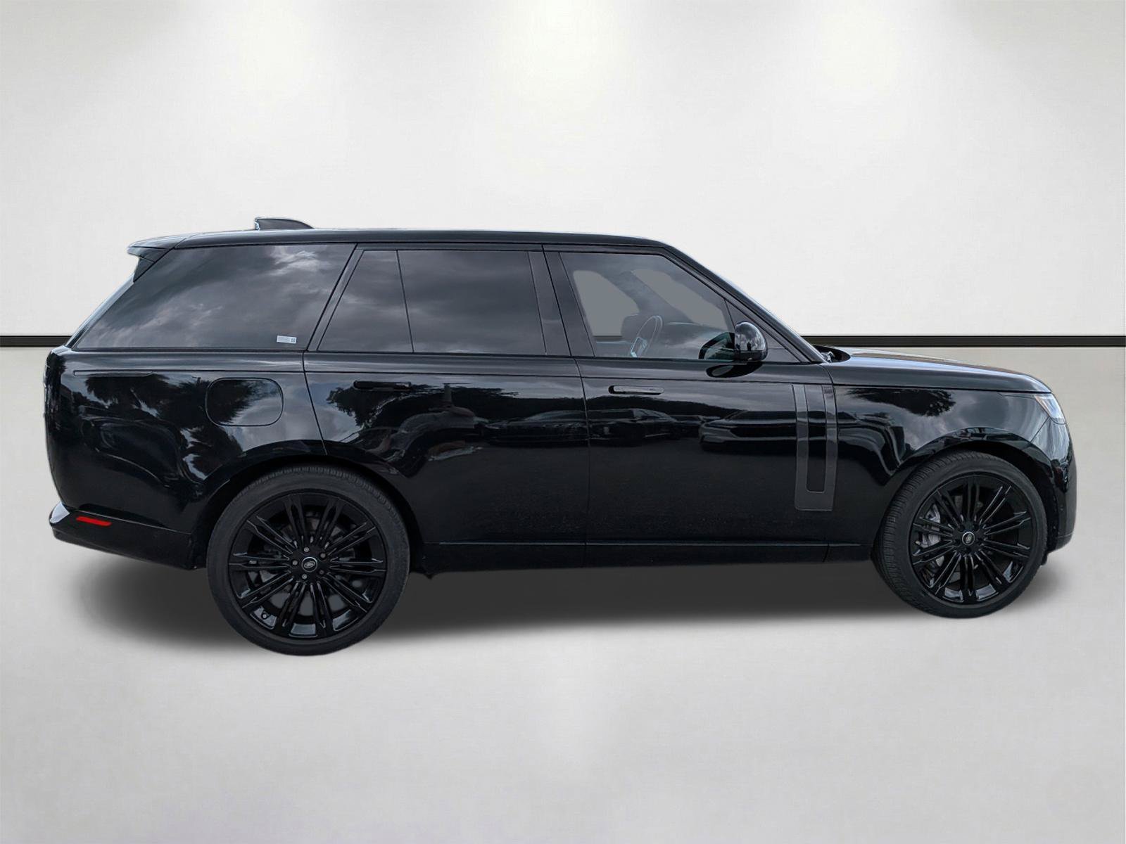 Used 2023 Land Rover Range Rover SE AWD/4WD image 3