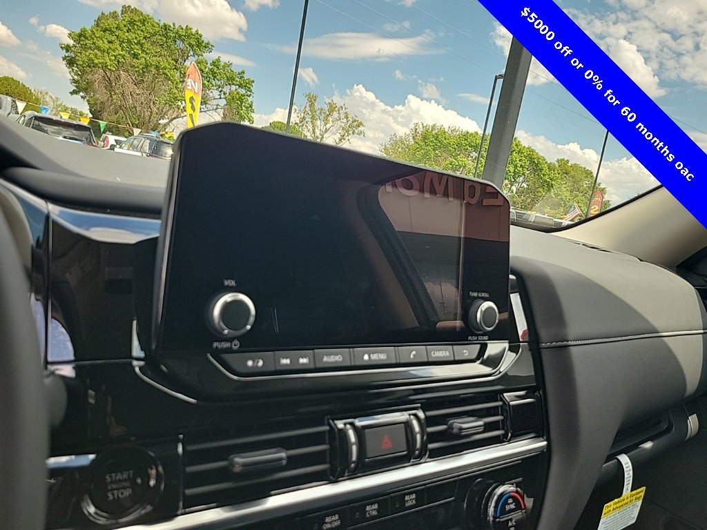 New 2025 Nissan Pathfinder SV w/ Black Appearance Package image 25