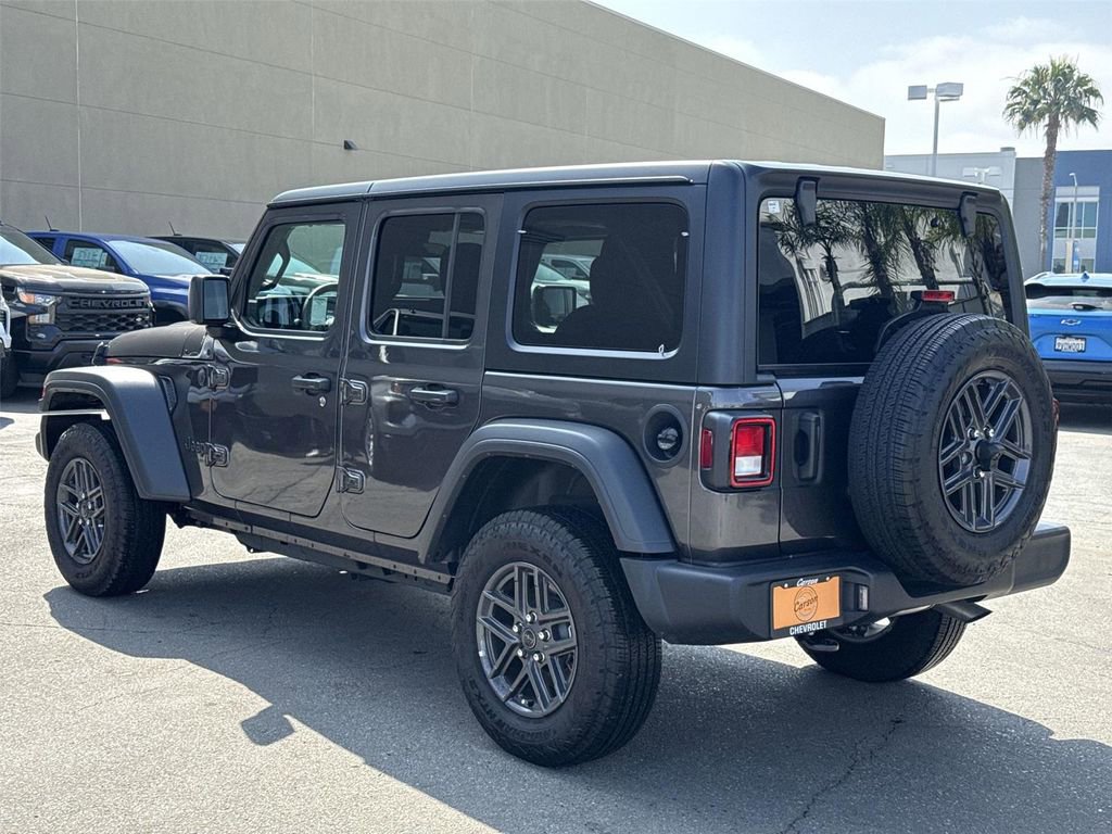 Used 2025 Jeep Wrangler Unlimited Sport AWD/4WD image 5