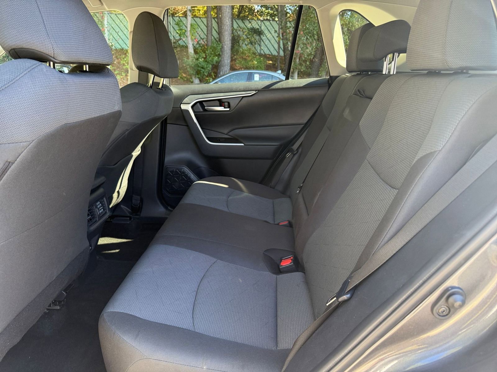 Used 2025 Toyota RAV4 XLE image 25