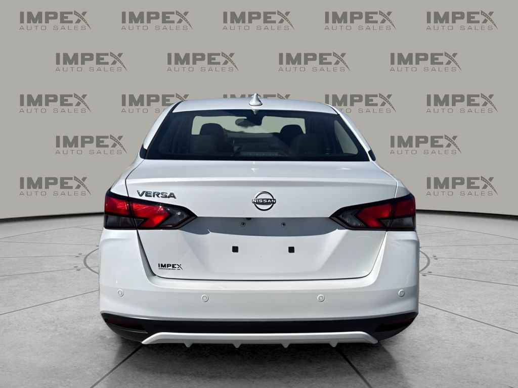 Used 2025 Nissan Versa SV FWD image 4