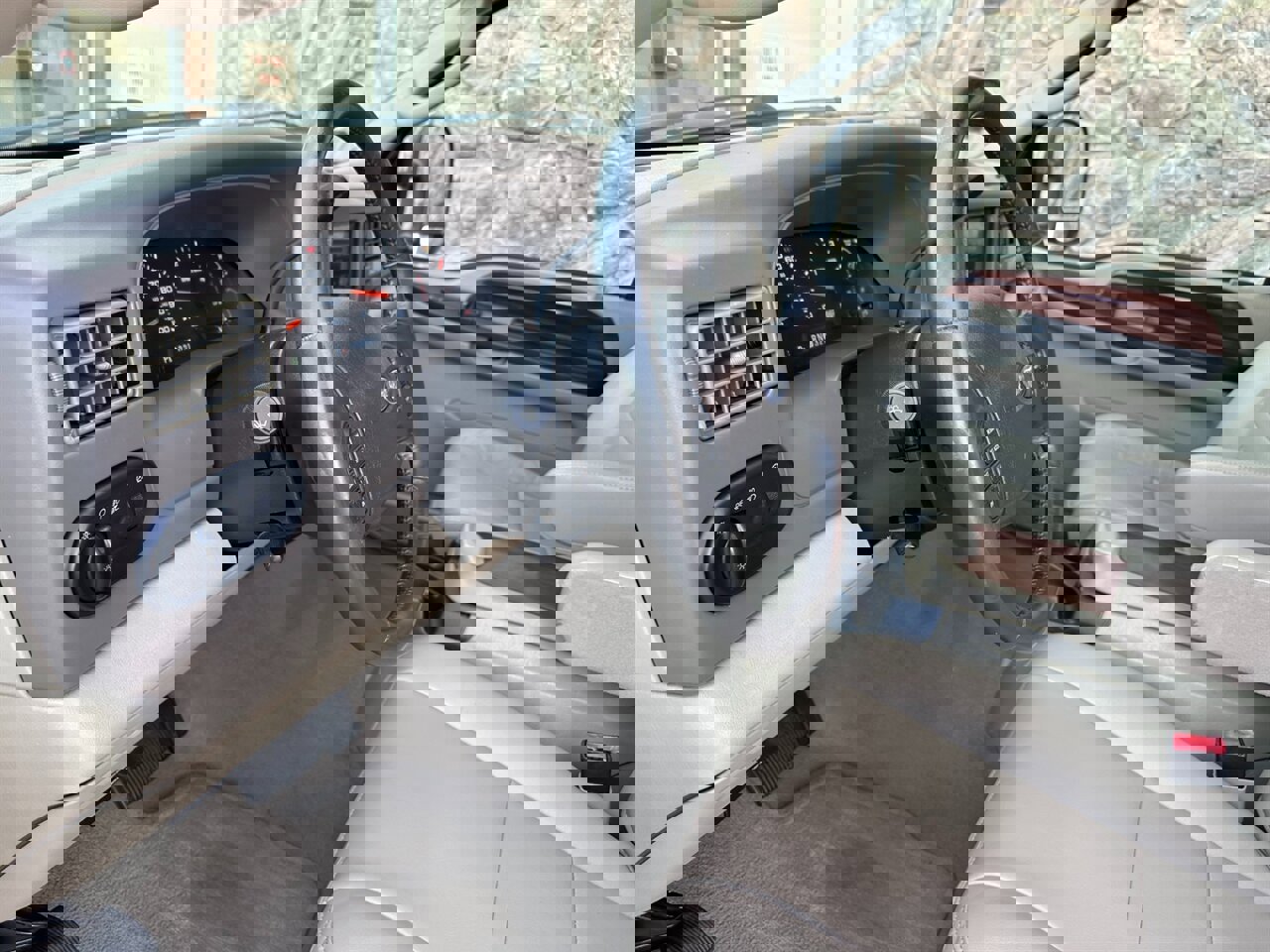 Used 2005 Ford Excursion Limited image 19