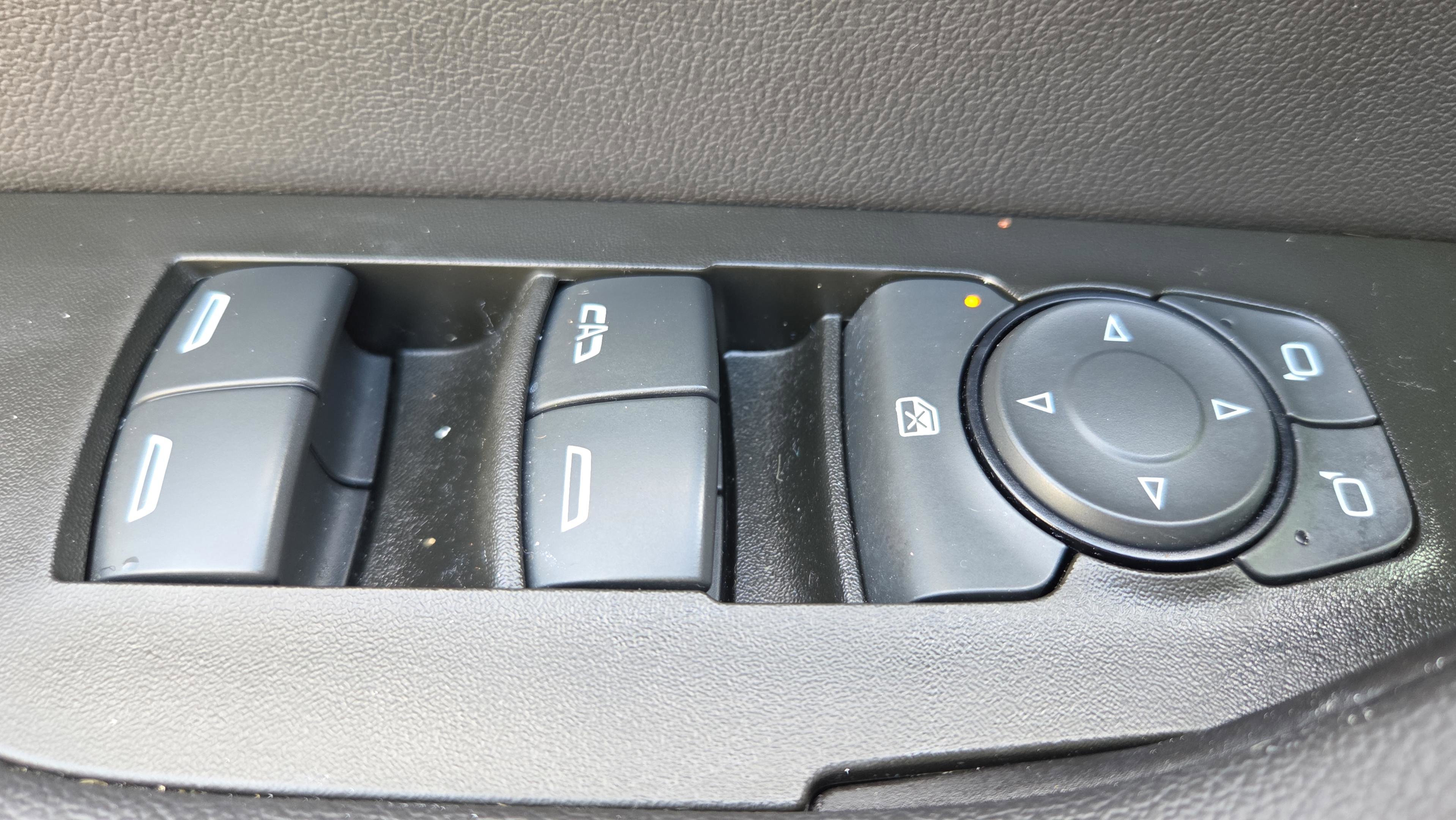 Used 2023 Chevrolet Blazer LT image 9