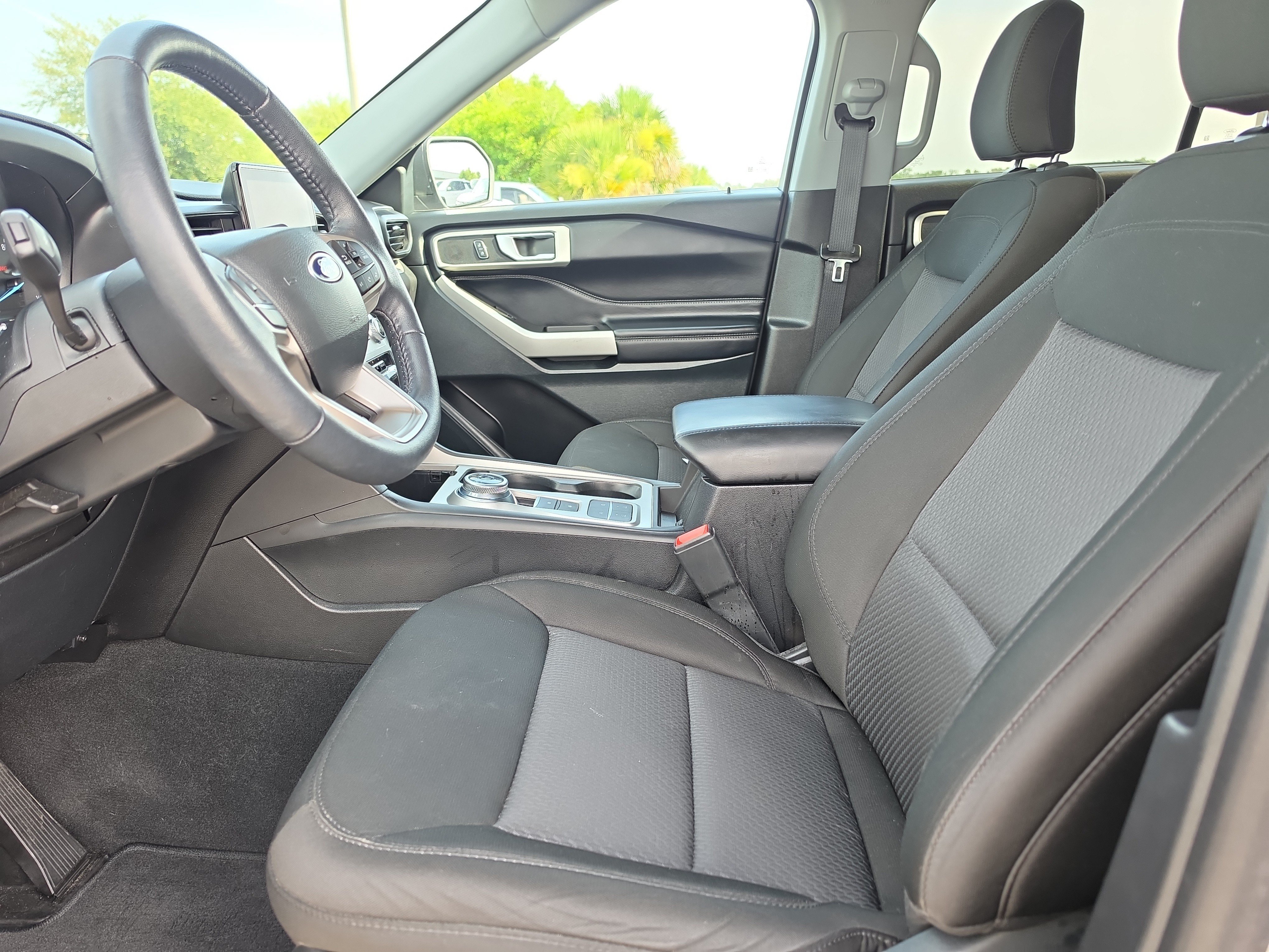 Used 2023 Ford Explorer XLT RWD image 16