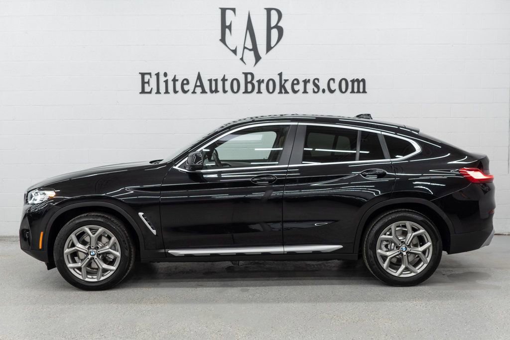 Used 2025 BMW X4 xDrive30i image 2