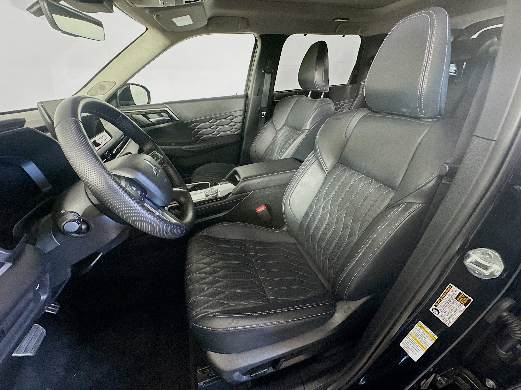 Used 2025 Mitsubishi Outlander SEL image 13