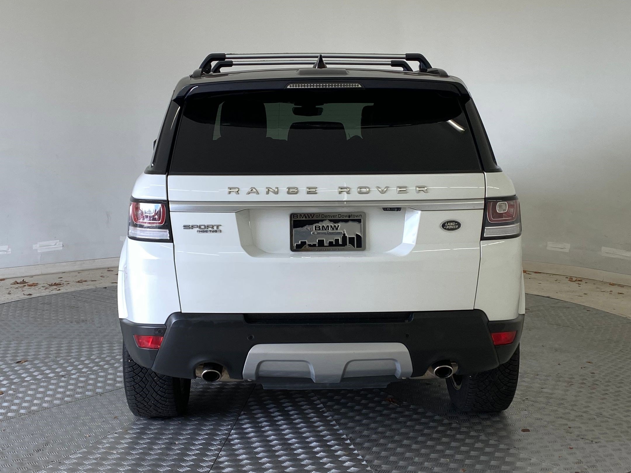 Used 2017 Land Rover Range Rover Sport HSE image 9