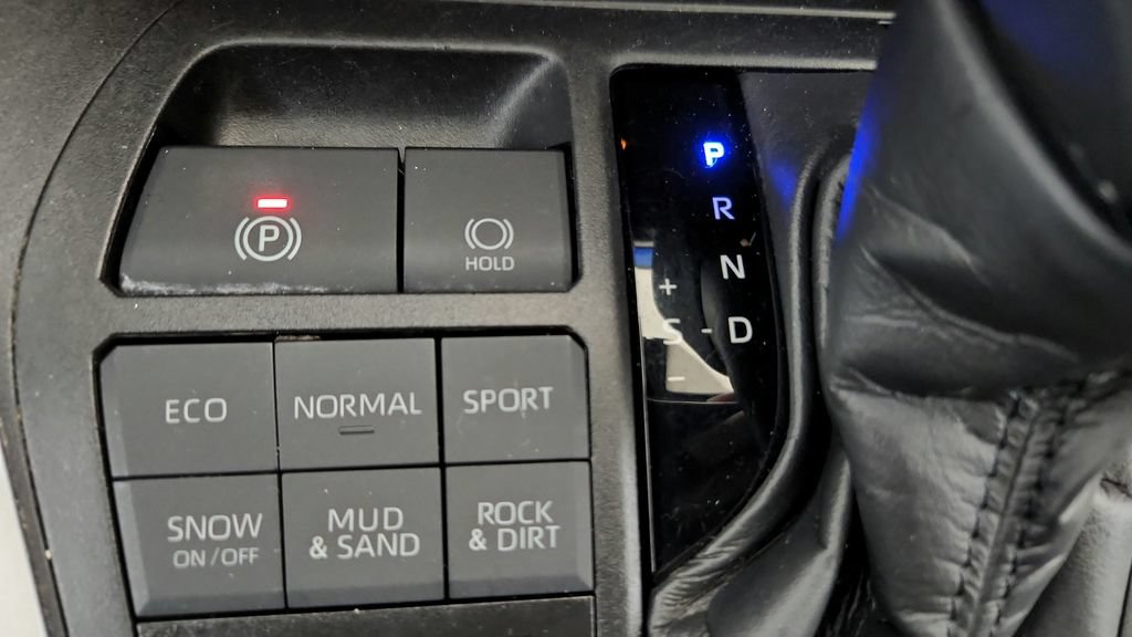 Certified 2024 Toyota RAV4 XLE AWD/4WD image 33