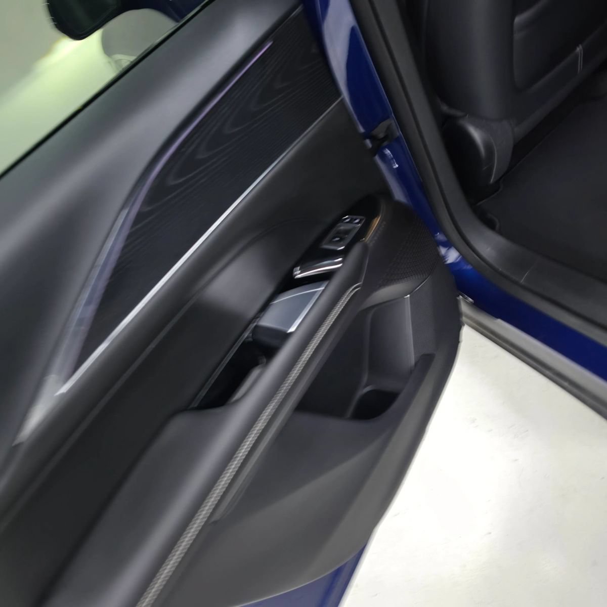 Used 2024 Cadillac Lyriq Luxury RWD image 27