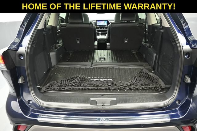 Used 2025 Toyota Highlander Platinum AWD/4WD image 38