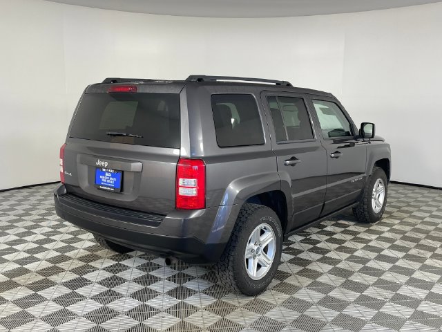 Used 2017 Jeep Patriot Sport w/ Power Value Group AWD/4WD image 23