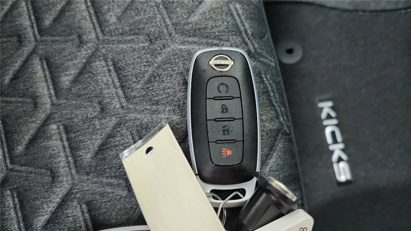 New 2026 Nissan Kicks SV w/ Charging Package image 27