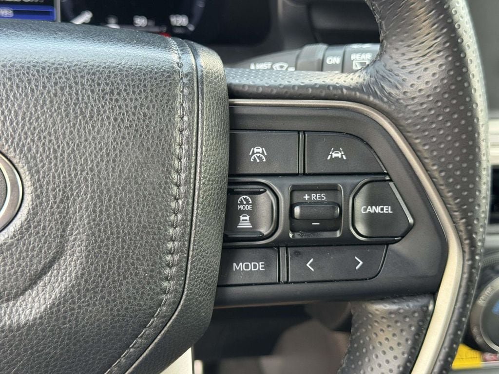 Used 2025 Toyota 4Runner TRD Sport AWD/4WD image 13