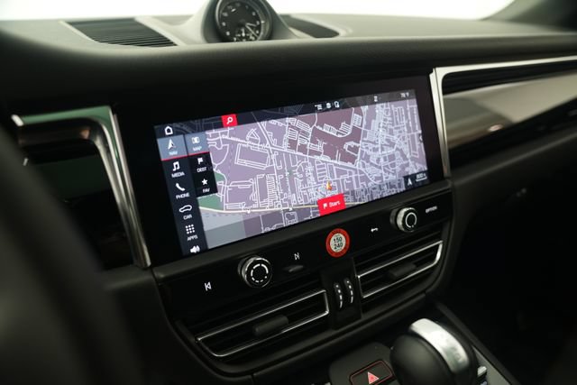 Certified 2026 Porsche Macan AWD/4WD image 43