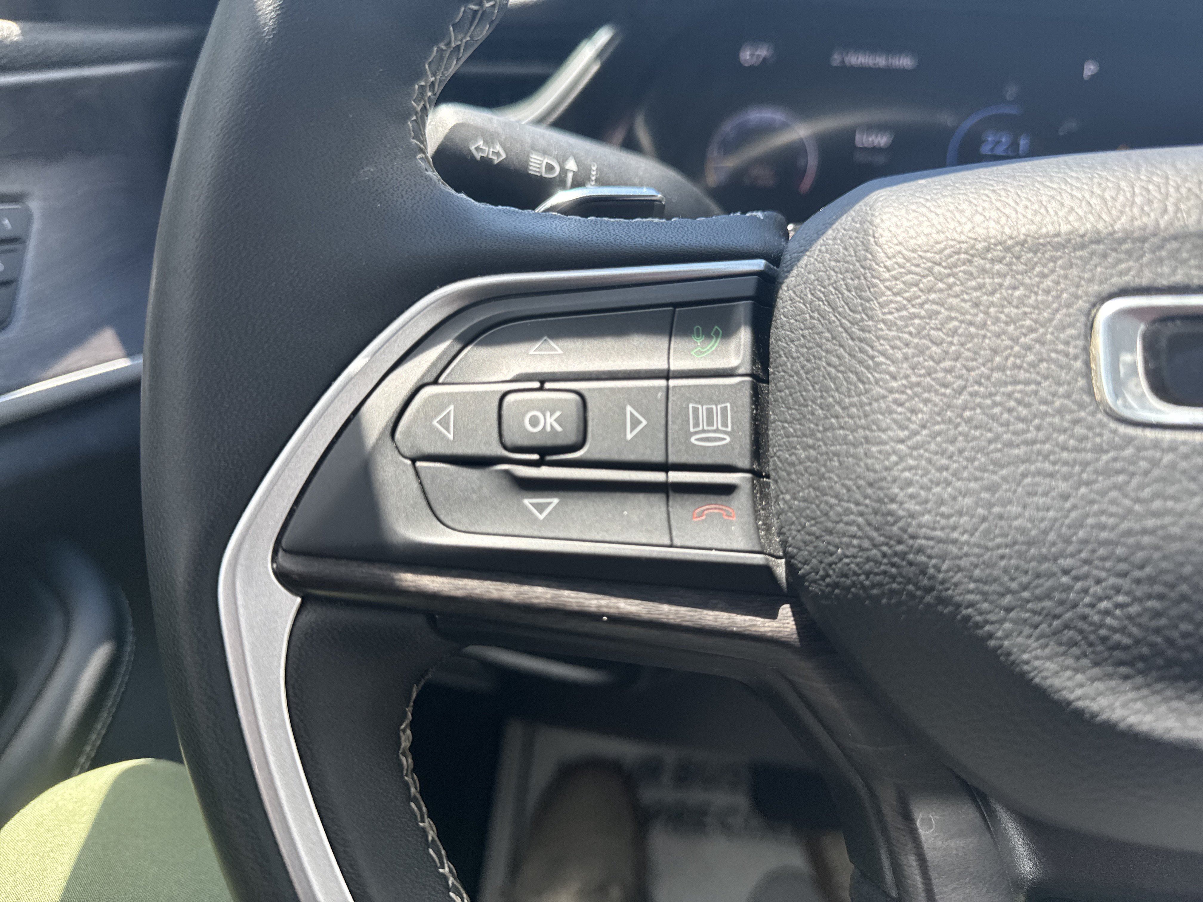 Used 2023 Jeep Grand Cherokee L Limited AWD/4WD image 20