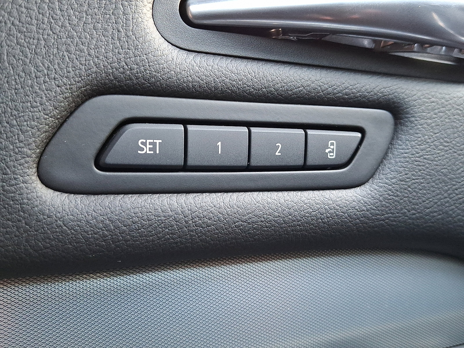 Used 2022 Cadillac XT4 Premium Luxury w/ Enhanced Visibility Package image 24