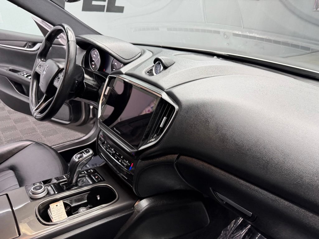 Used 2021 Maserati Ghibli RWD image 48