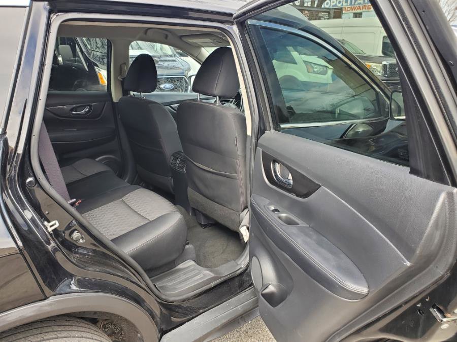 Used 2018 Nissan Rogue SV image 10