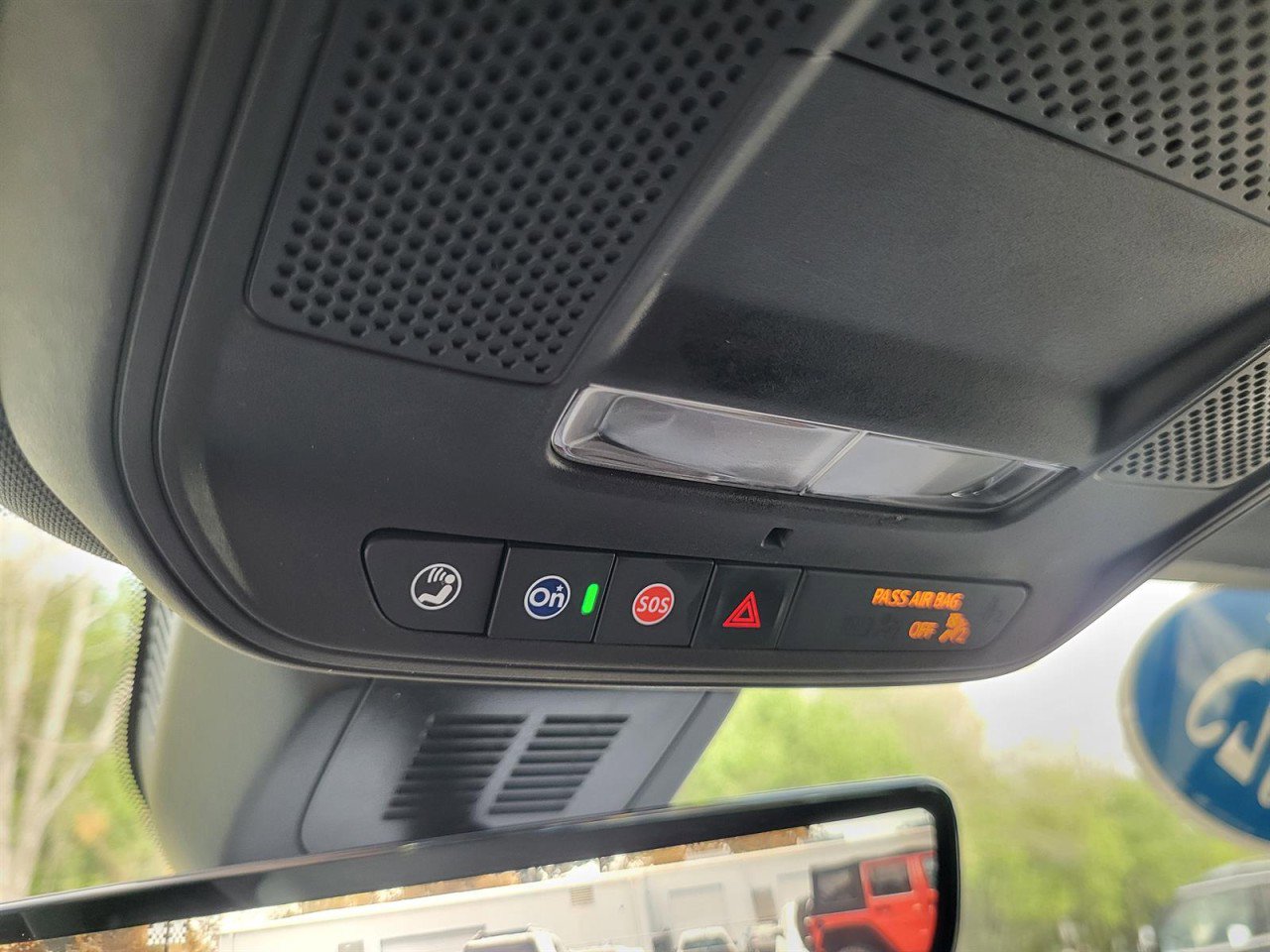 Used 2025 Chevrolet Equinox LT w/ Convenience Package II image 26