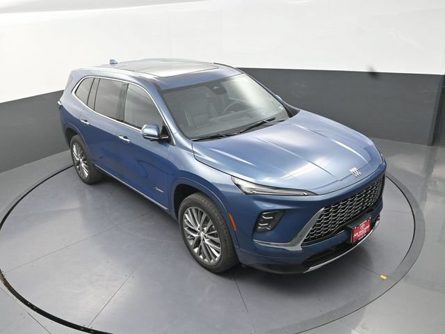 Used 2025 Buick Enclave Avenir AWD/4WD image 24