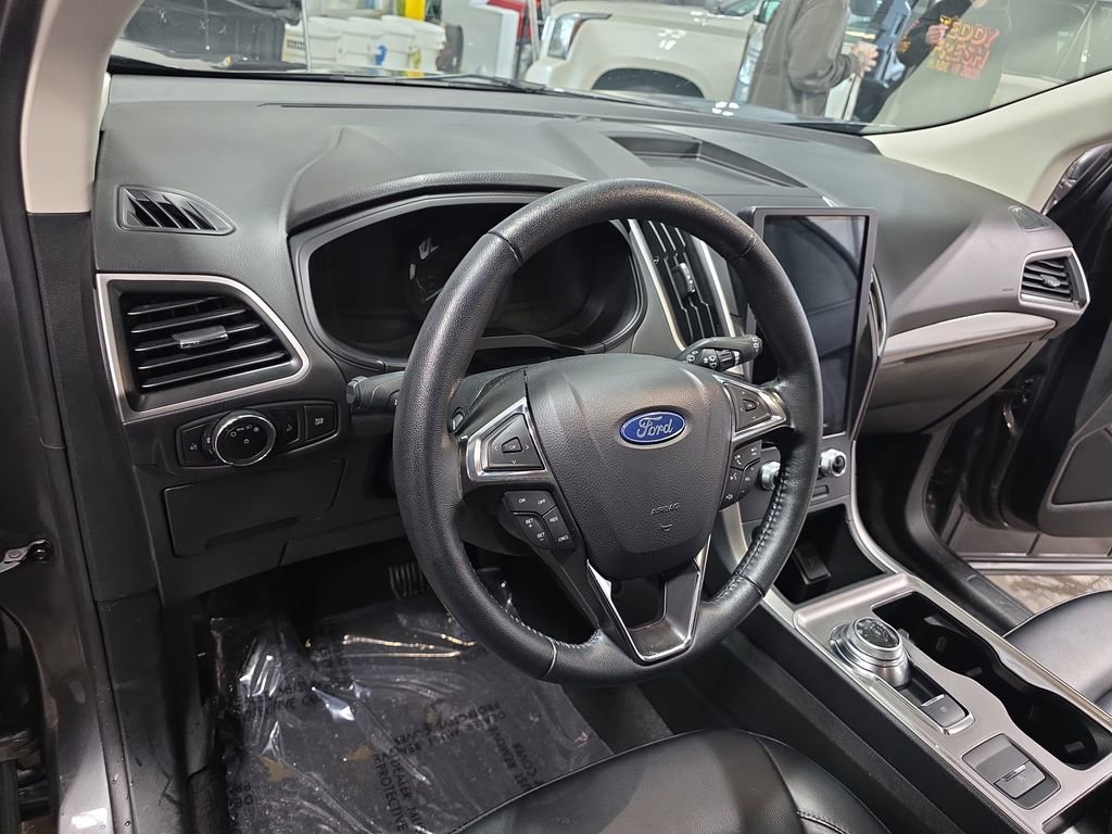 Used 2024 Ford Edge SEL image 15