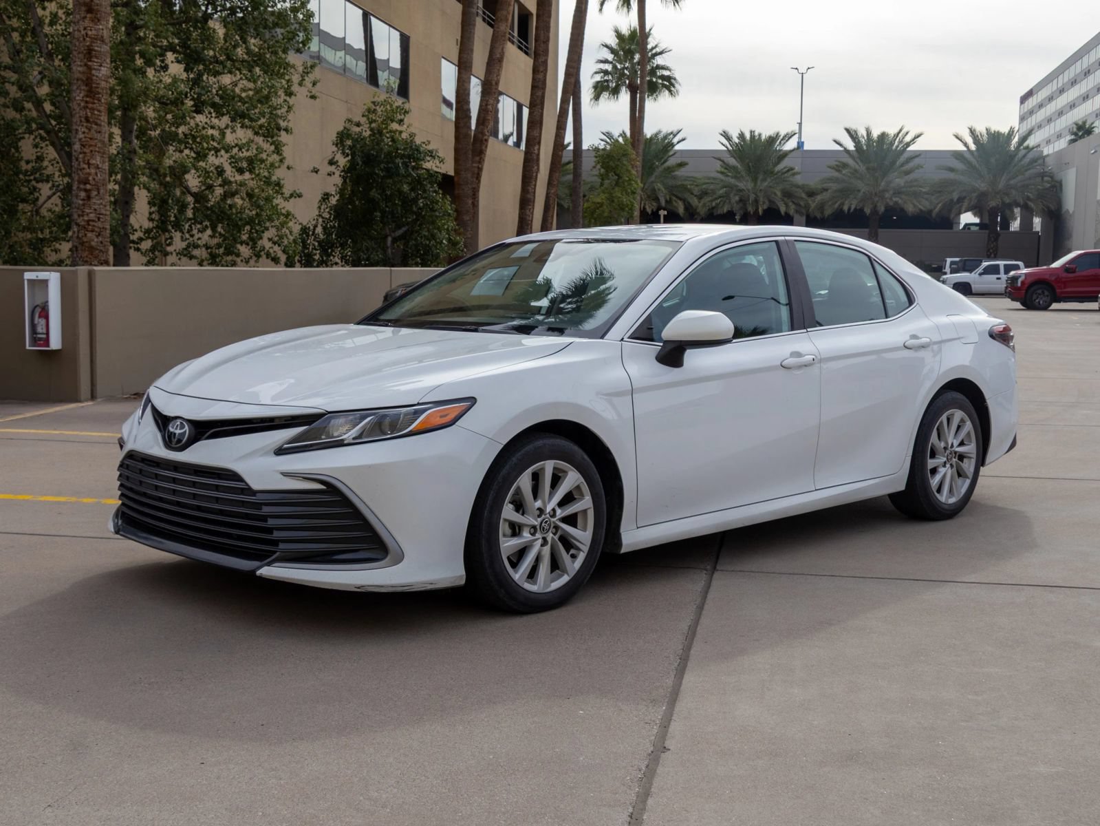 Used 2024 Toyota Camry LE w/ Convenience Package FWD image 8