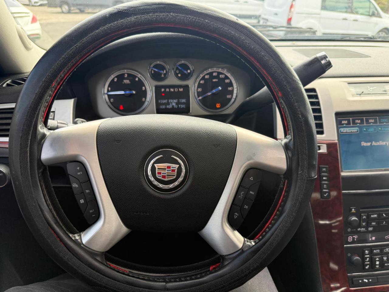 Used 2012 Cadillac Escalade Luxury AWD/4WD image 25