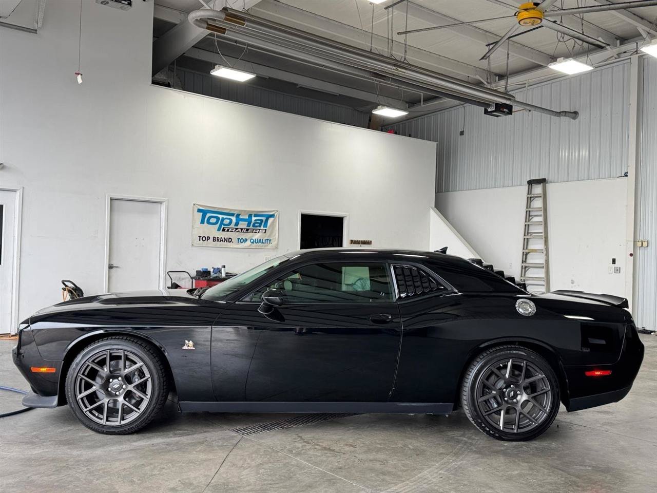 Used 2018 Dodge Challenger R/T Scat Pack w/ Driver Convenience Group RWD image 26